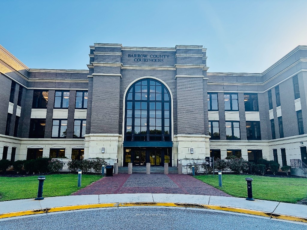 Barrow County Courthouse exterior