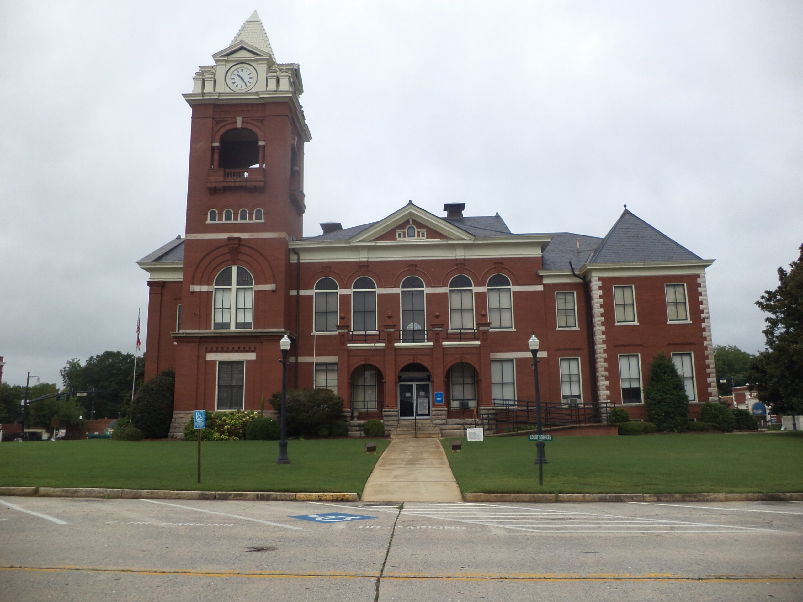 Butts County Courthouse exterior, Jackson